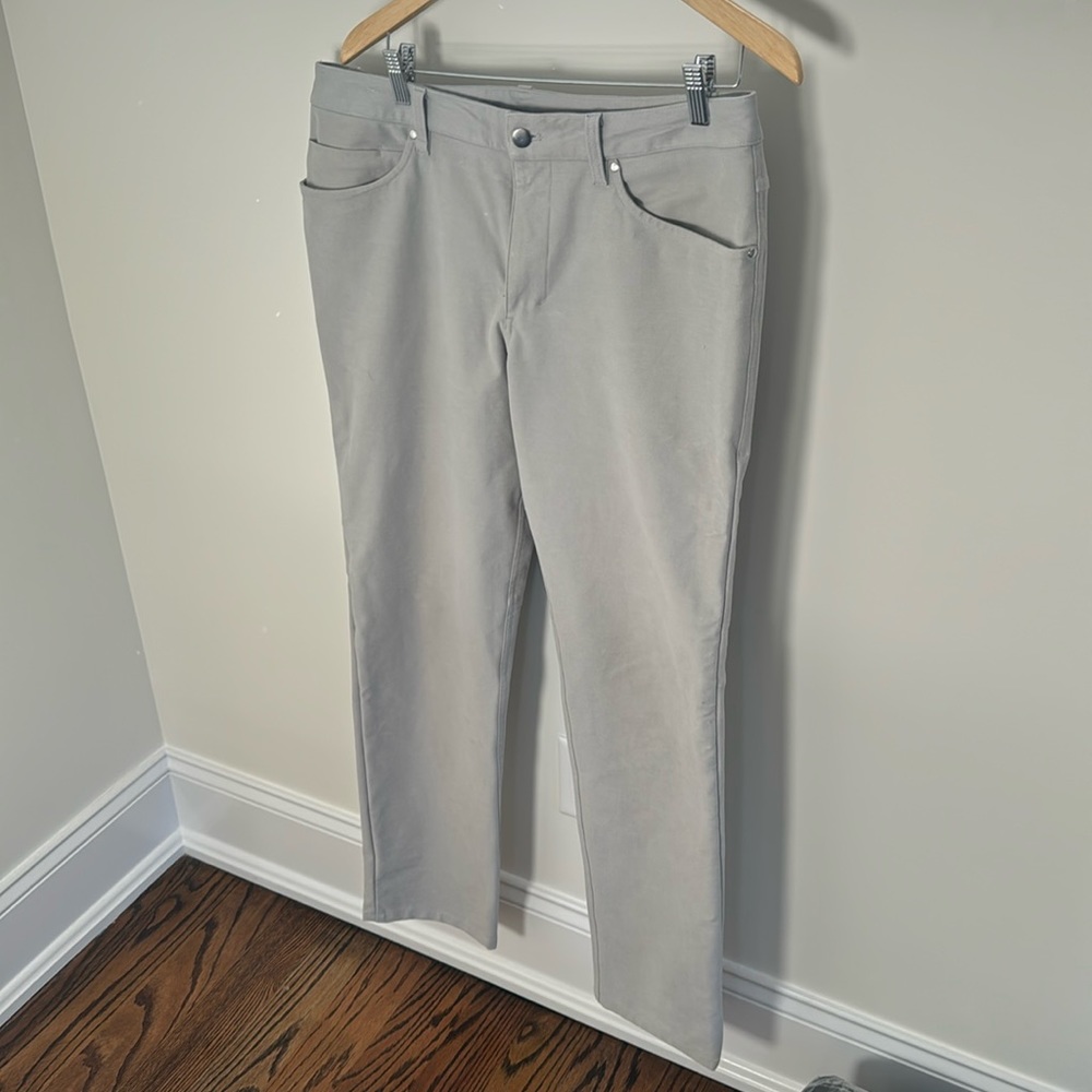 Classic-Fit Pant 34” length, 32" 
Seal Grey